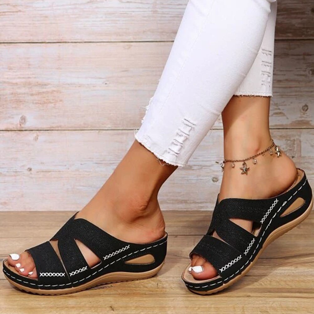 2023 In Stock Summer Leisure Sandals Women Embroidery Design Comfy